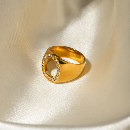 Anillo hueco ovalado de strass 