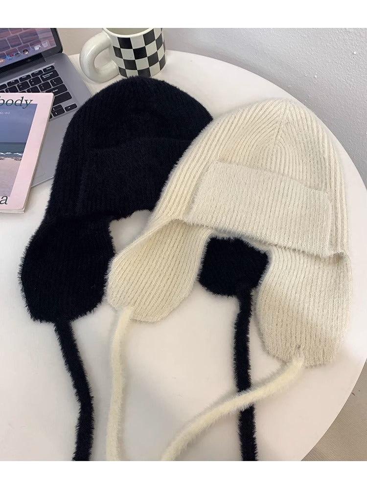 Acogedor gorro con orejeras de mohair para invierno 