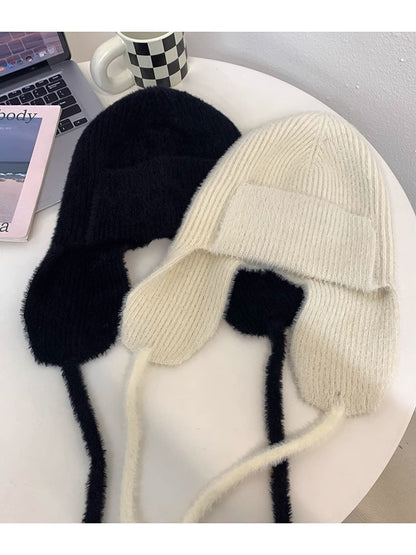 Acogedor gorro con orejeras de mohair para invierno 