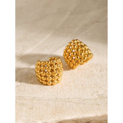 Smooth steel bead honeycomb ear clip