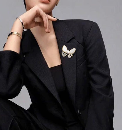 Break the cocoon into a butterfly pearl brooch
