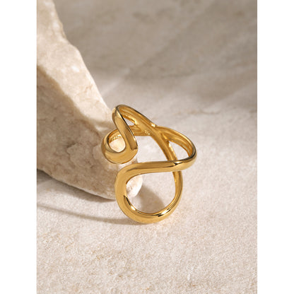 Anillo de acero inoxidable en oro pulido de 18k 