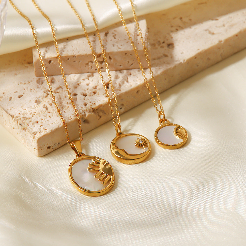 Collar de conchas y sol 