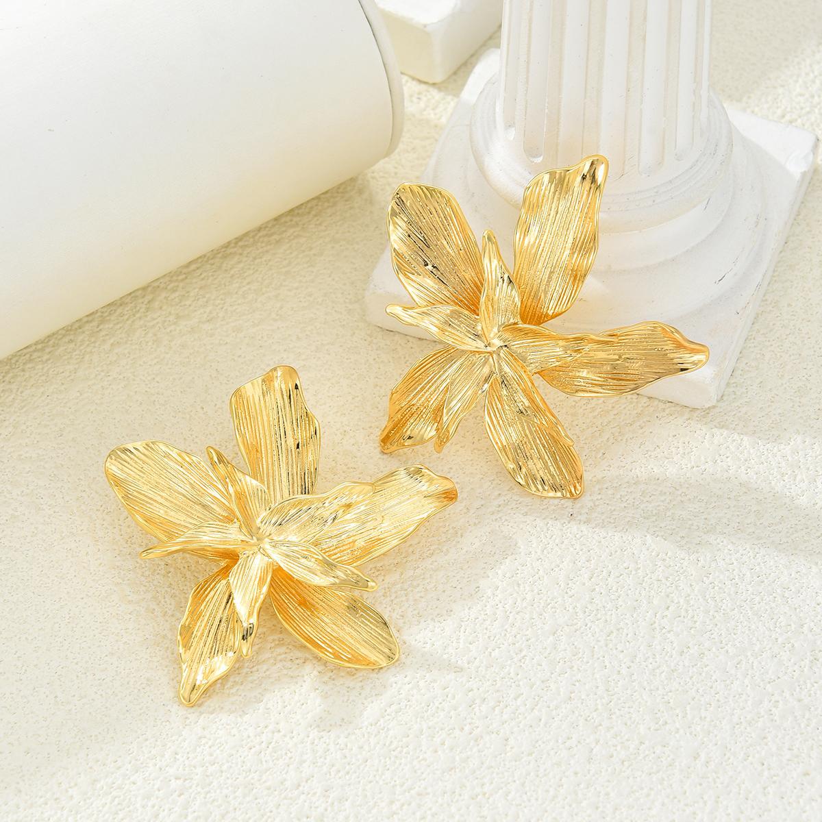Metal Petal Wing Stud Earrings