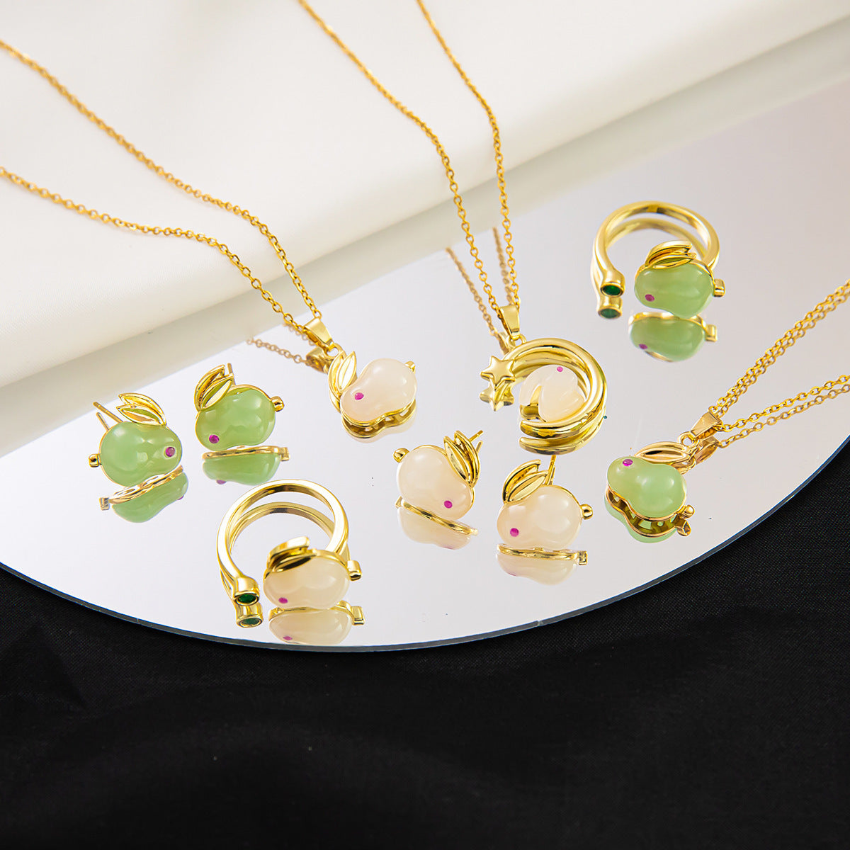 Non-Fading Titanium Steel Rabbit & Moon Imitation Hetian Jade Clavicle Necklace