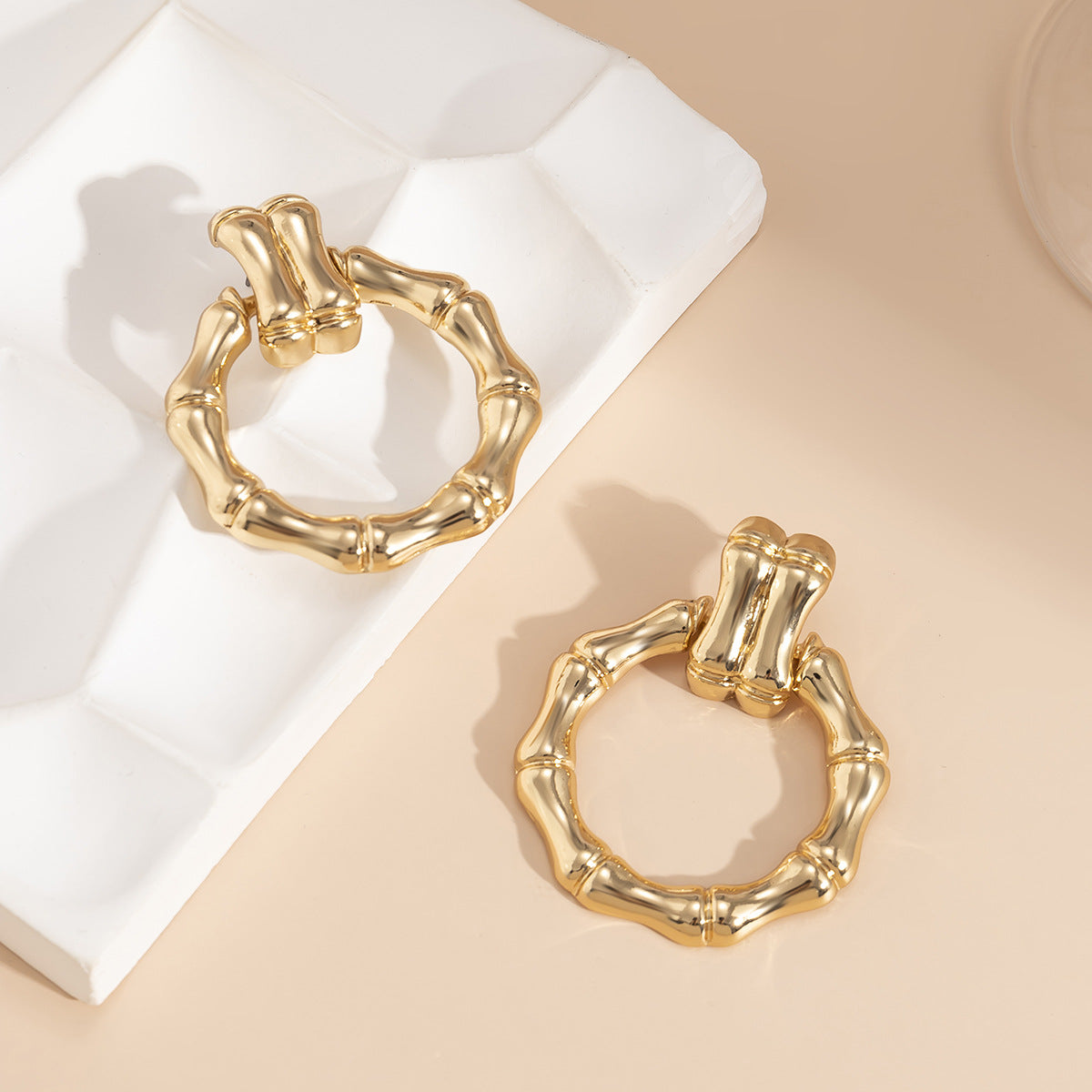 Pendientes vintage con forma de botón 
