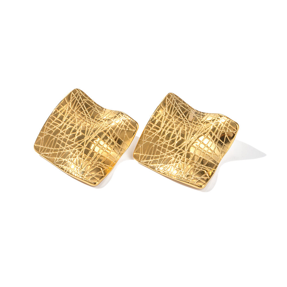 Pendientes con pliegues cuadrados 