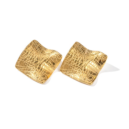 Pendientes con pliegues cuadrados 
