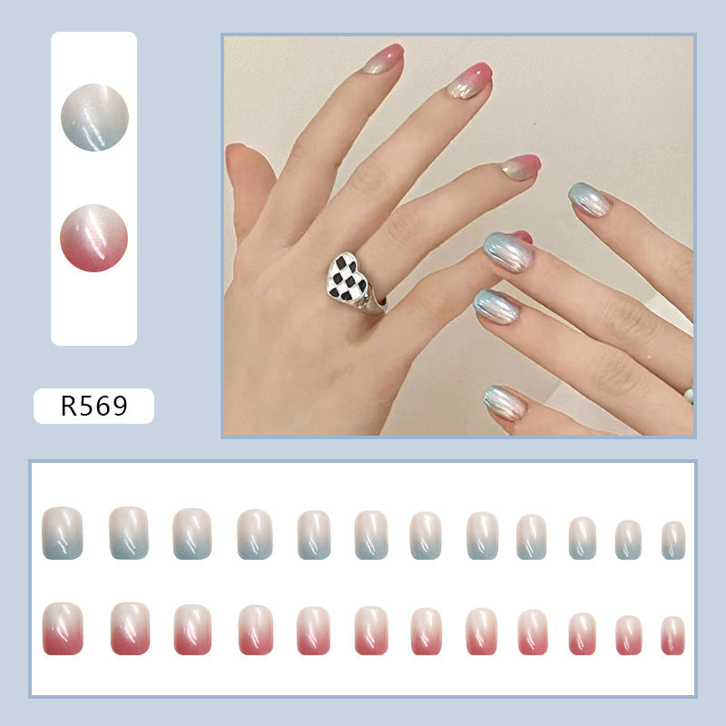 Uñas de color azul hielo puro 