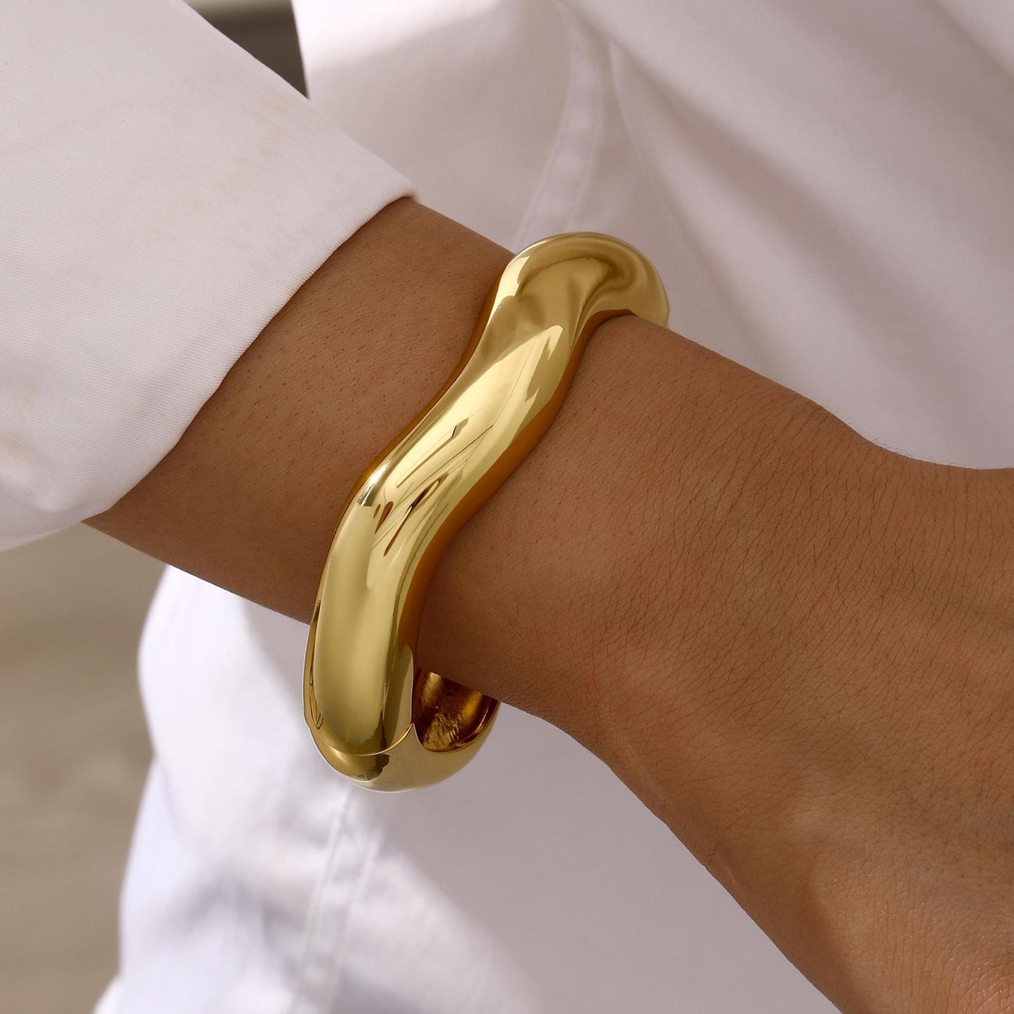 Wide-Edge Mirror Bracelet