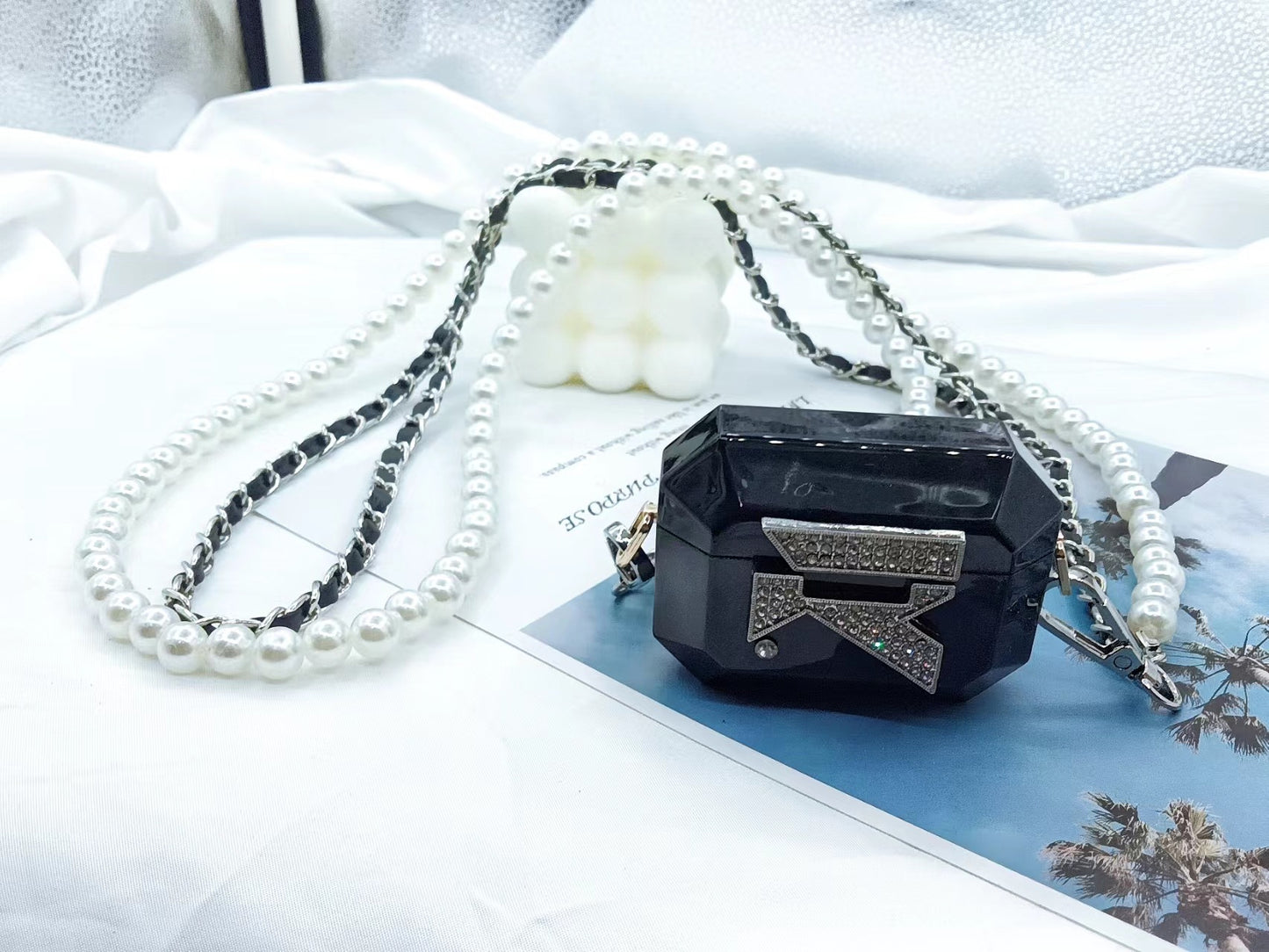 Bead chain mini earphone bag