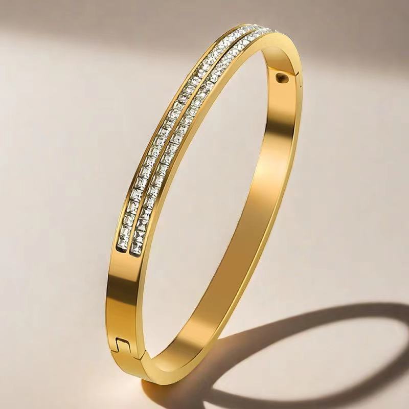 Stainless steel bracelet with diamonds