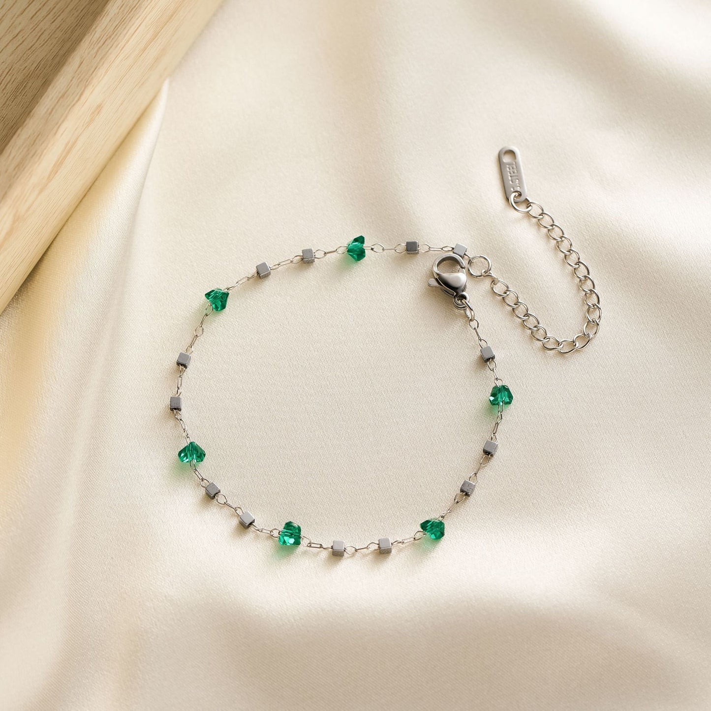 Green Square Zircon Pendant Necklace — Fresh, Versatile, Non-Fading