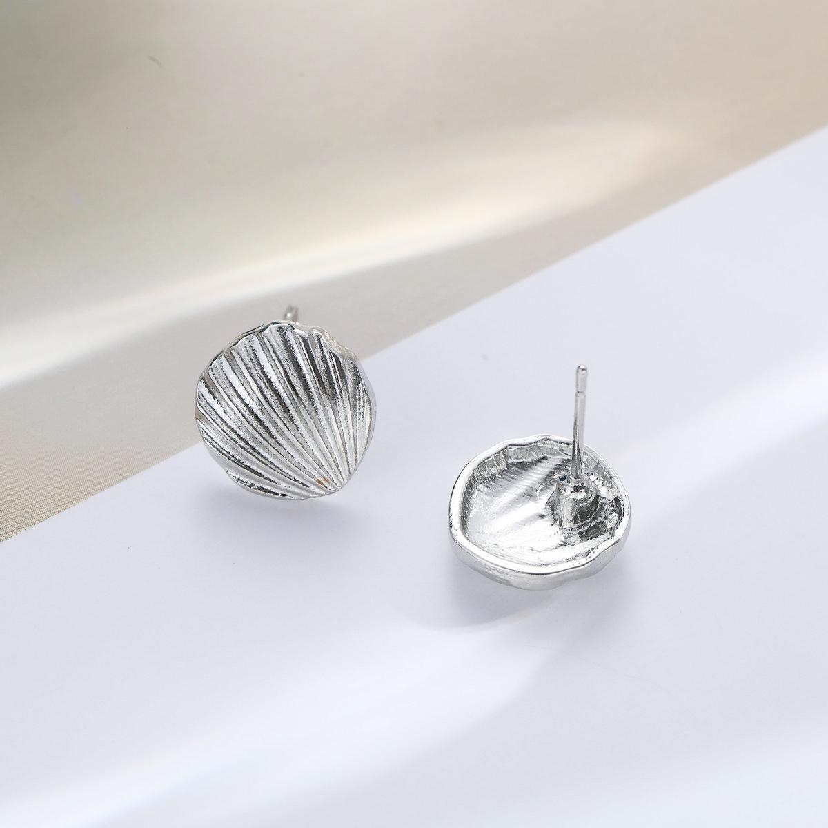 Shell Fan Stud Earrings