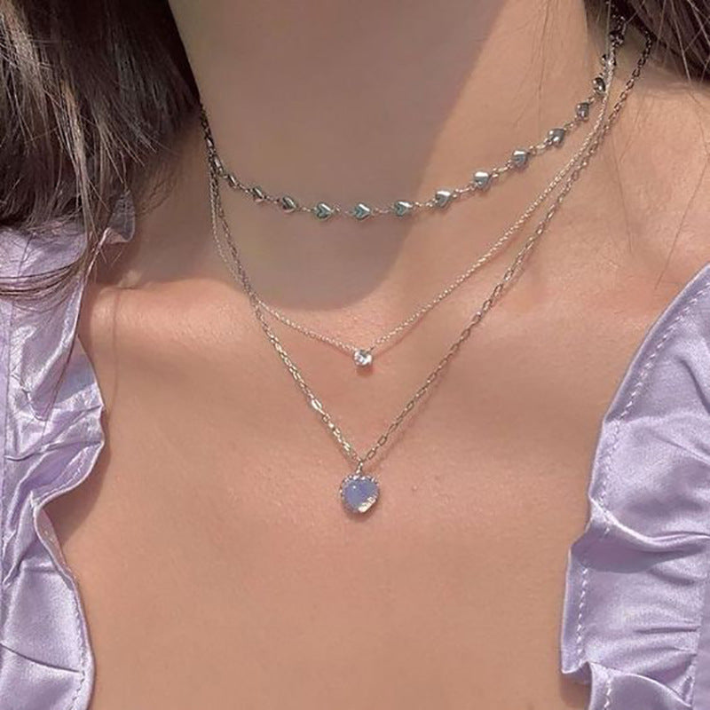 Collar de clavícula con colgante de corazón de melocotón sencillo 
