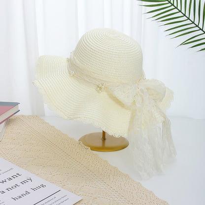 Wavy-Edge Floral Straw Hat