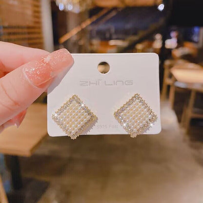 Lindos pendientes franceses de perlas cuadradas 