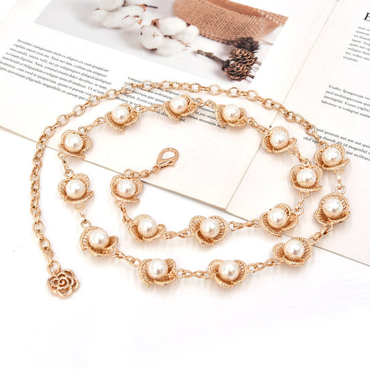 Pearl pendant decorated with thin belt,
