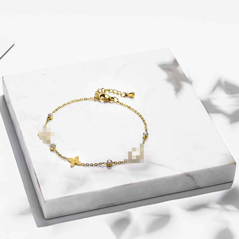 Four-leaf clover drill titanium steel bracelet