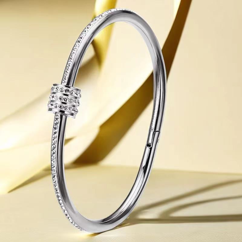 Stainless steel bracelet with diamonds