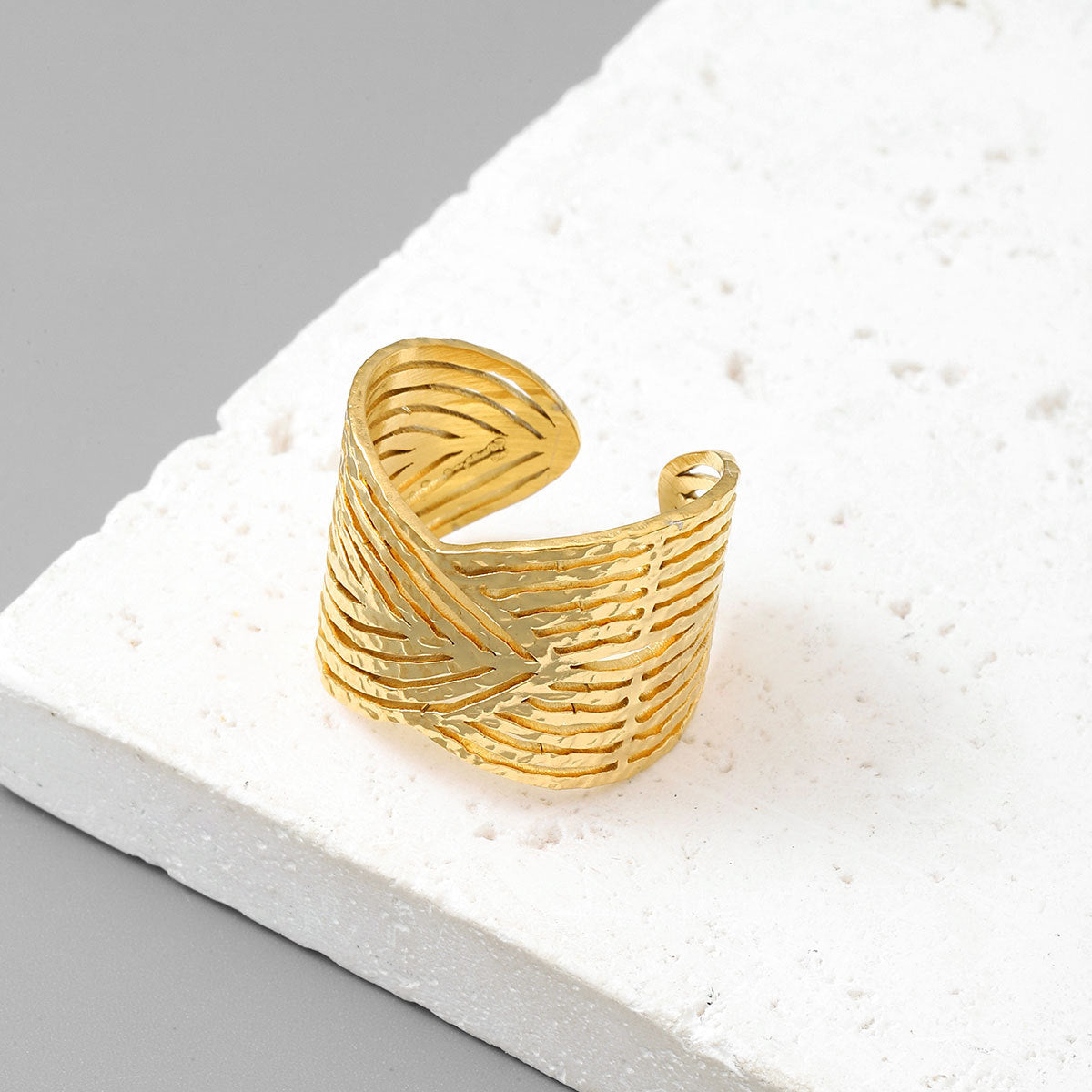Qizhu Leaf Life Tree Titanium Steel Ring