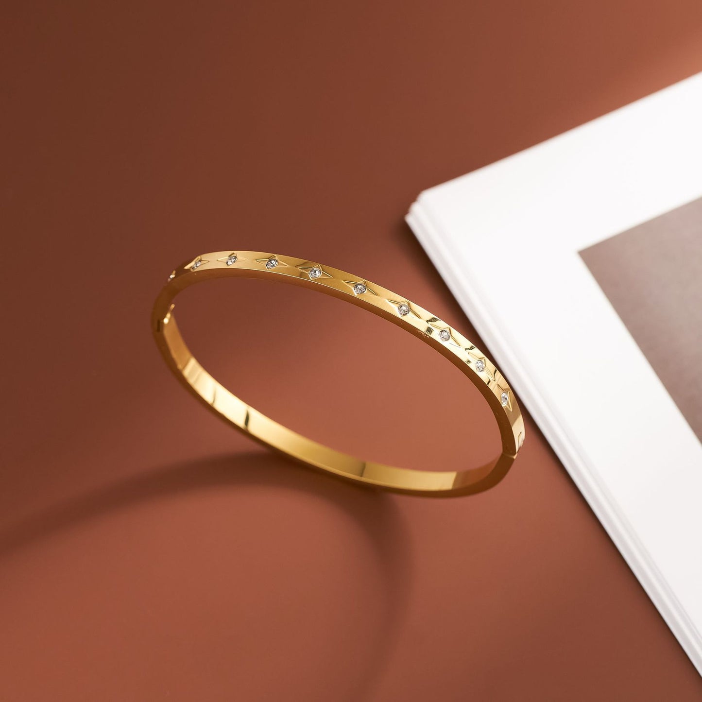 Women's Titanium Steel 18K Gold-Plated Half-Circle Bracelet with Diamond Buckle — Non-Fading