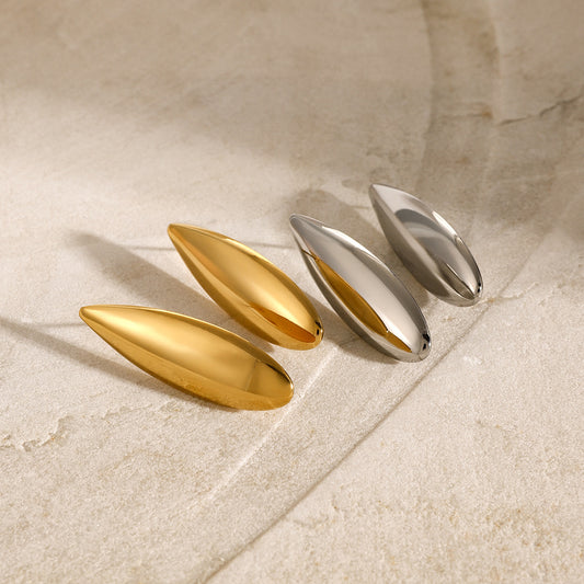 Glossy teardrop earrings