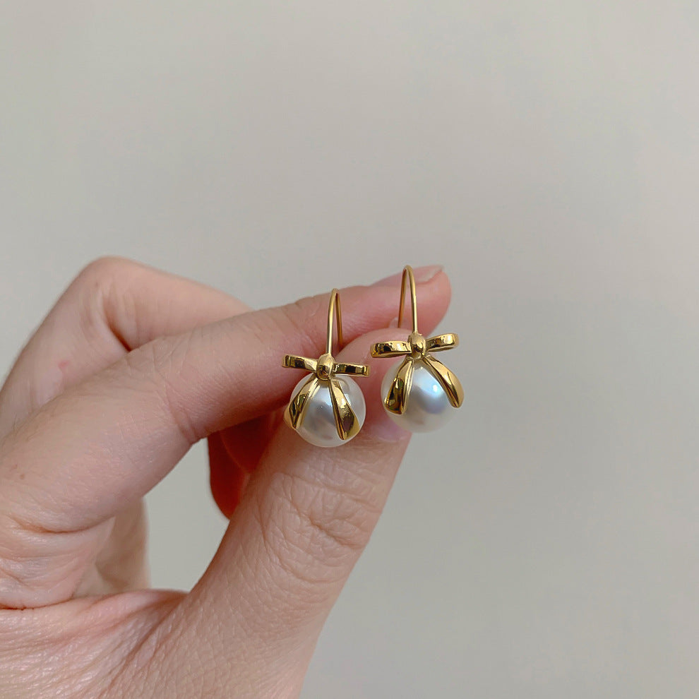 Pearl bow ribbon earrings