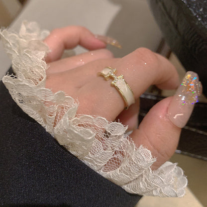 18K gold letter H ring