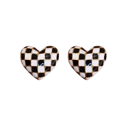 Oil drop checkerboard love stud earrings