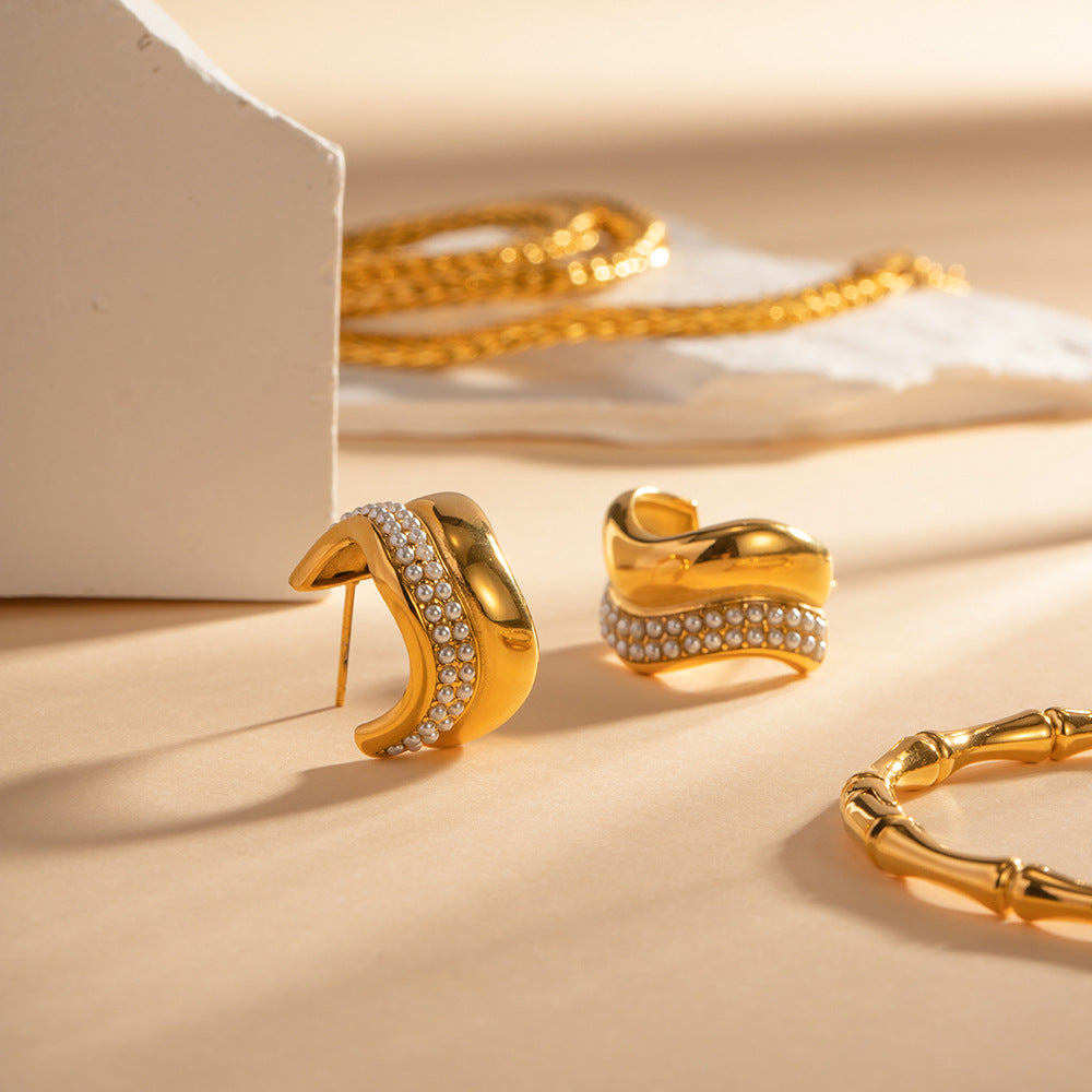 18K pearl inlaid C-shaped versatile earrings