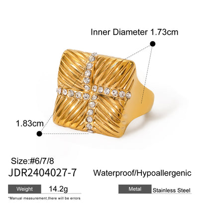 Anillo de diamantes de imitación con rosca de plumas 