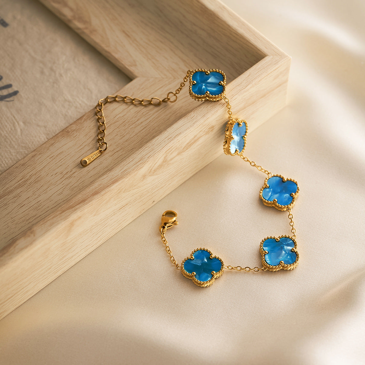 18K Gold-Plated 15mm Double-Sided Clover Flower Bracelet