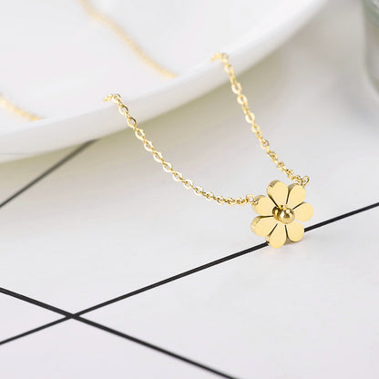 Small daisy titanium steel necklace
