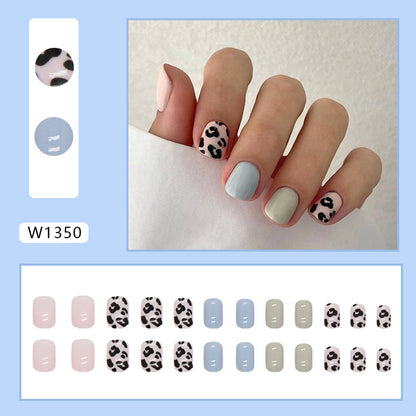 Uñas postizas cortas con estampado de leopardo azul verdoso 