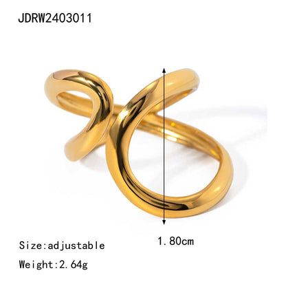 Anillo de acero inoxidable en oro pulido de 18k 