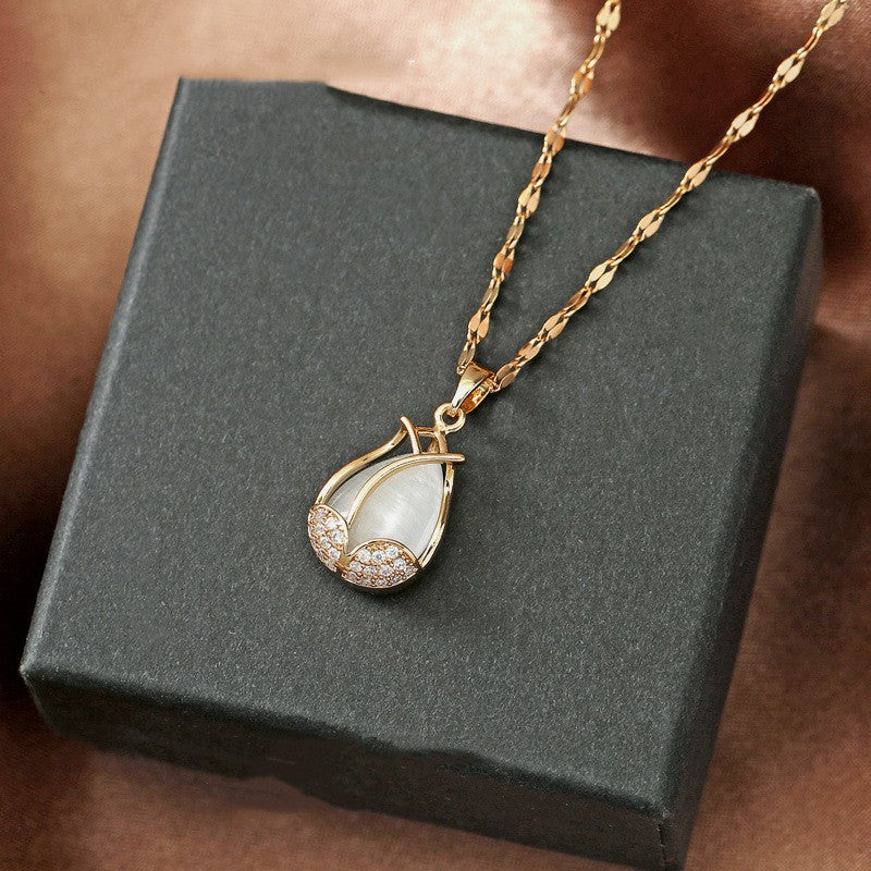 Light-Luxury Titanium Steel Tulip Collarbone Necklace