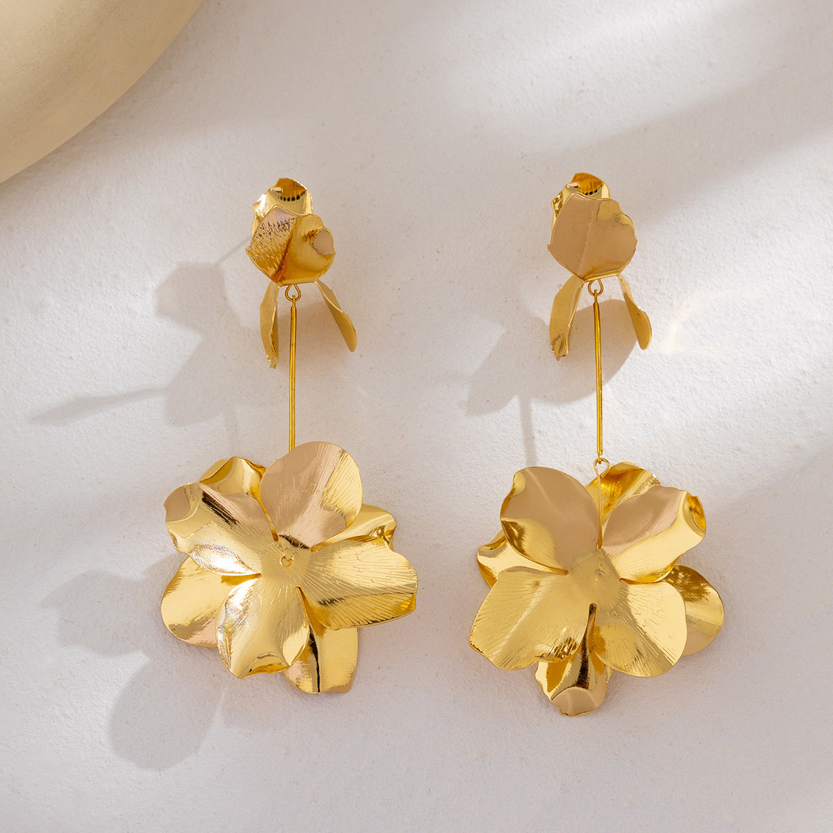 Pendientes retro de lágrima lisa 