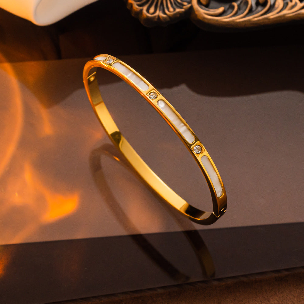 Pulsera de acero inoxidable en oro rosa con diamantes y concha, sencilla y versátil 