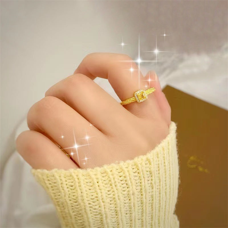 Women's 18K Gold-Plated Yellow Cube Ring Pendant Necklace — Anti-Fade Collarbone Chain