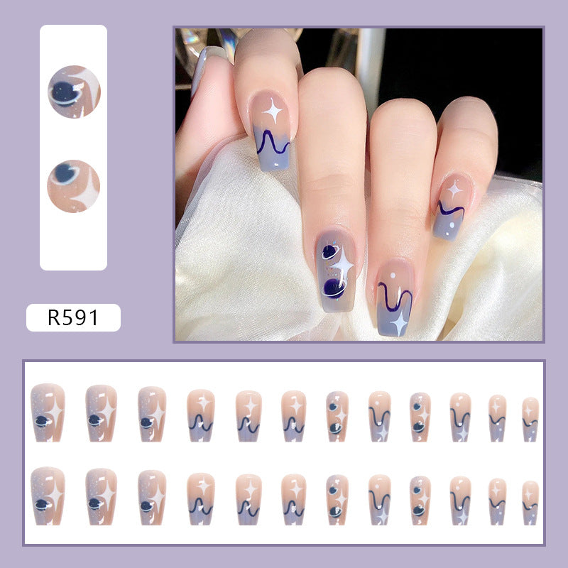 Uñas de color azul hielo puro 
