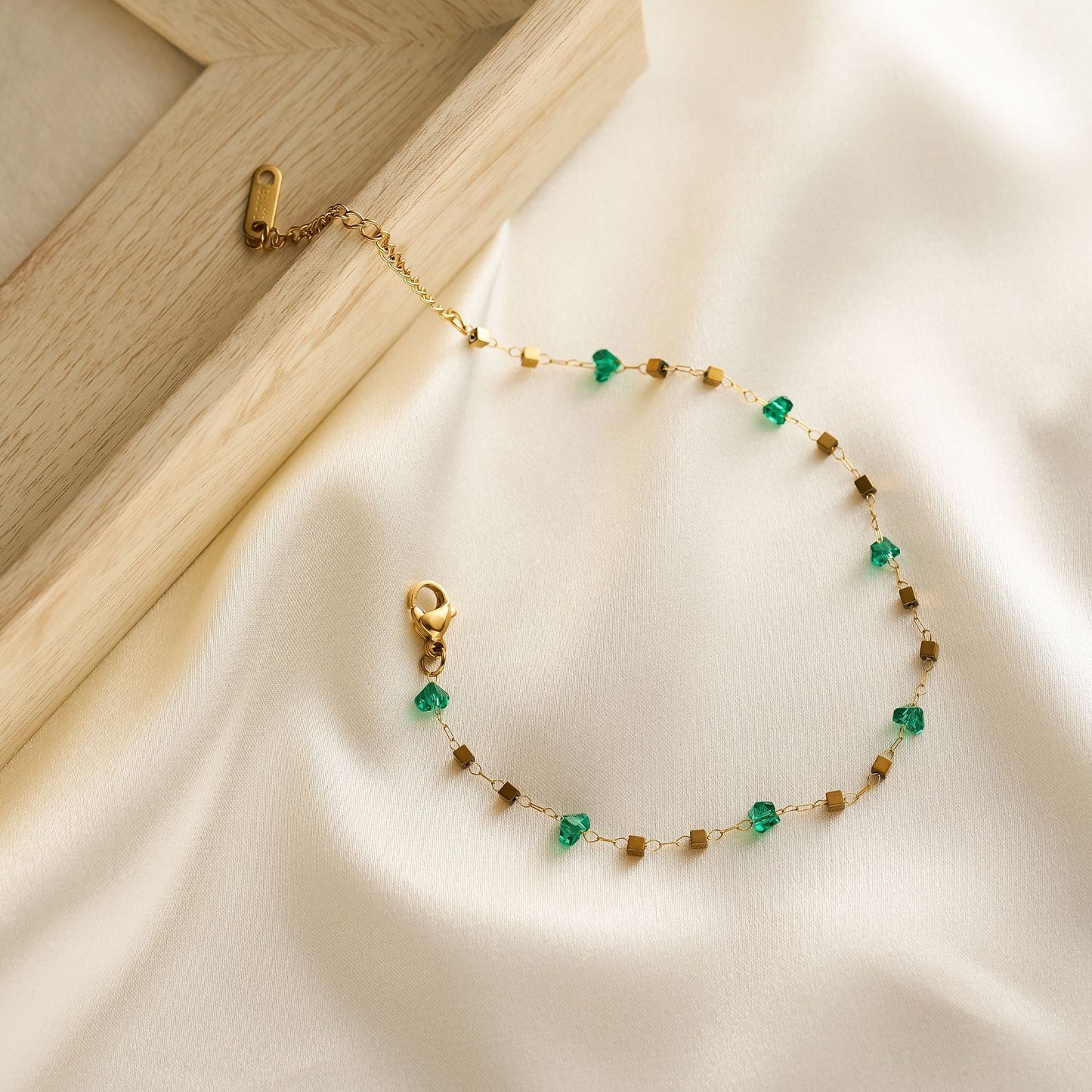 Green Square Zircon Pendant Necklace — Fresh, Versatile, Non-Fading