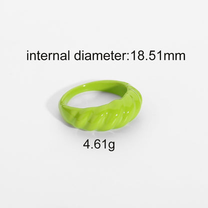 Anillos de moda en colores caramelo 