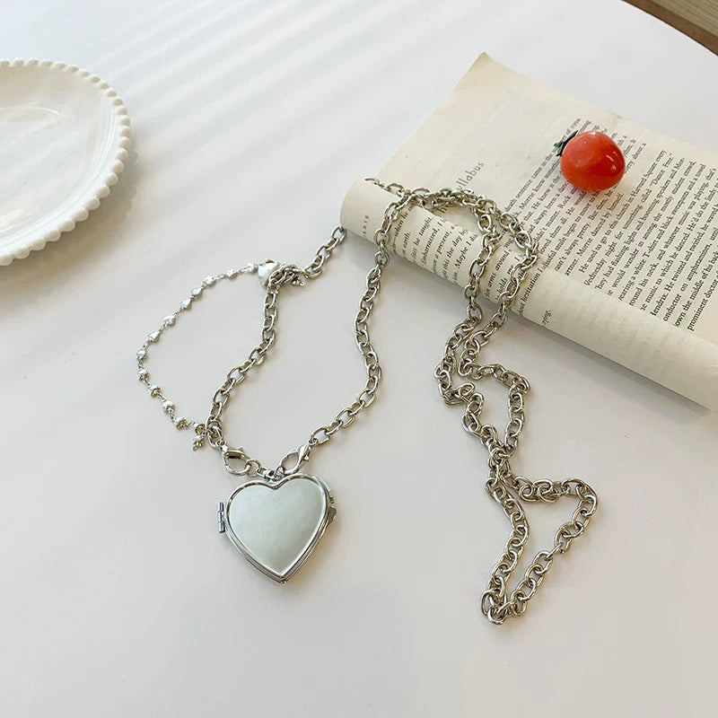Pearl chain metal heart messenger bag