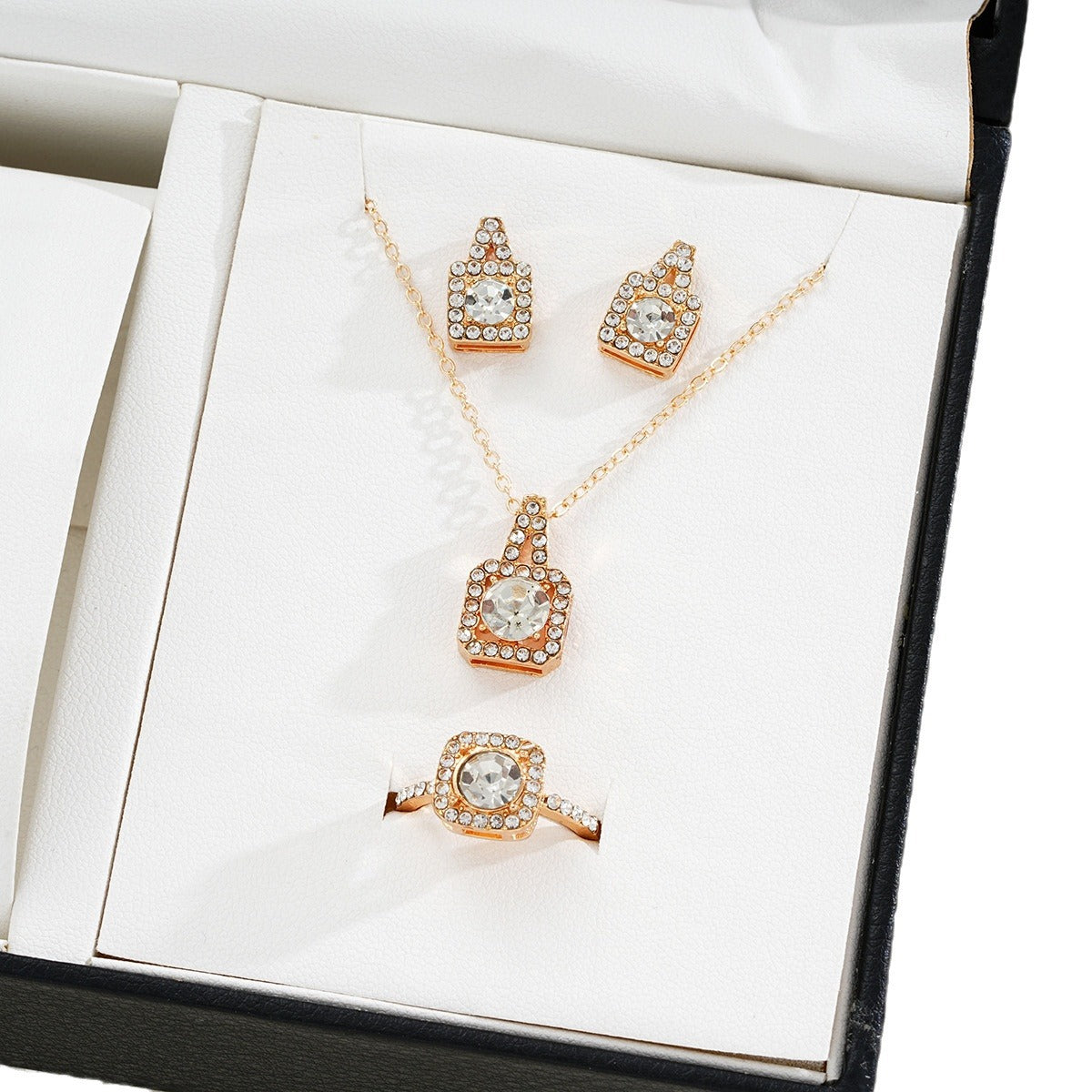 Zirconia Pendant Jewelry 3-Piece Set