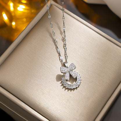 Colar de borboleta CZ banhado a ouro, elegante e exclusivo 