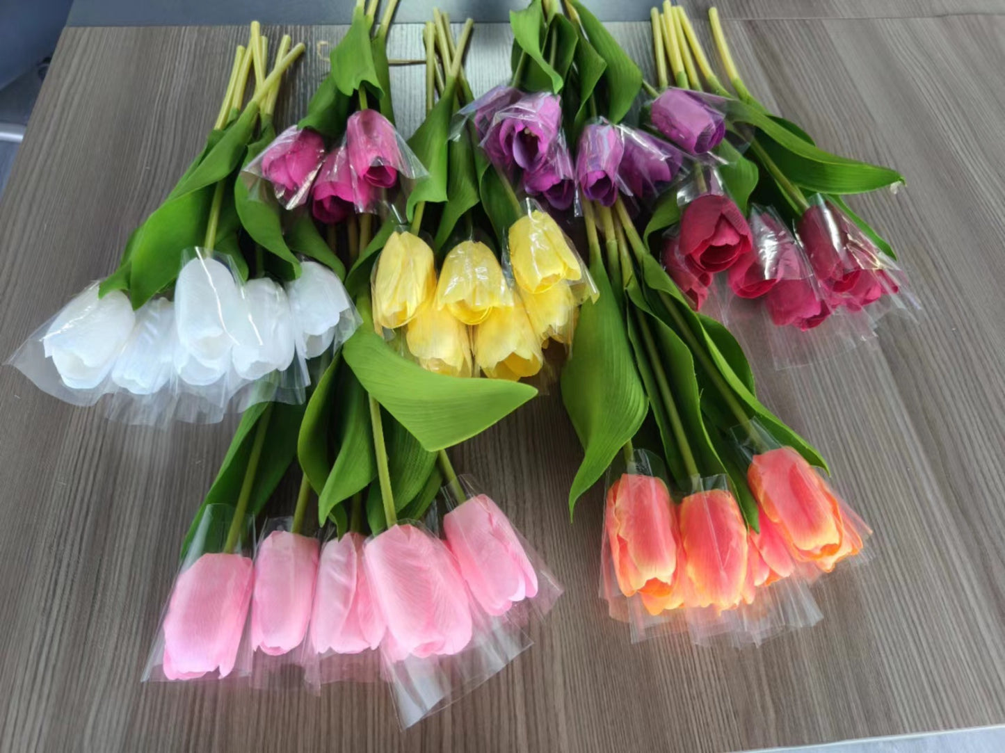 Flores artificiales de tulipán de PU al por mayor 