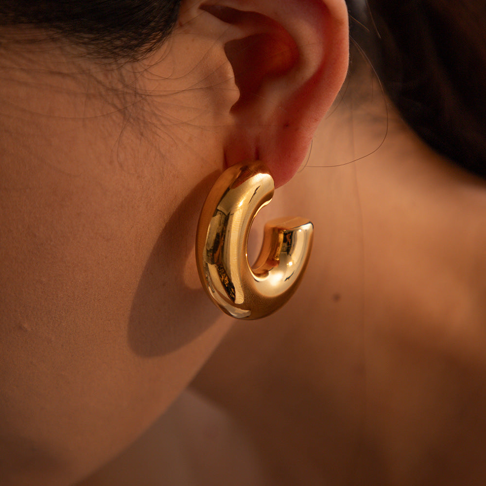 C-shaped earrings high quality