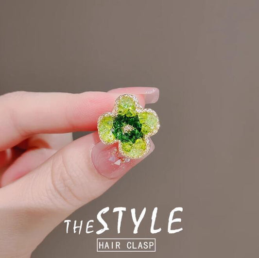 Flower brooch design