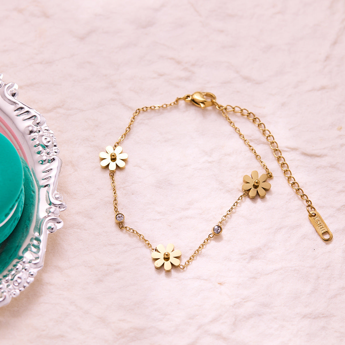 Titanium steel small daisy bracelet for women